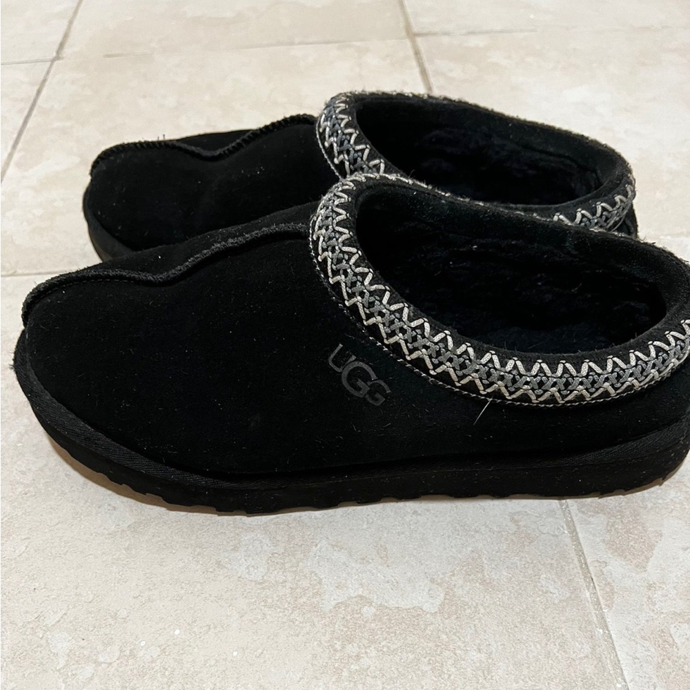 Black ugg loafers
